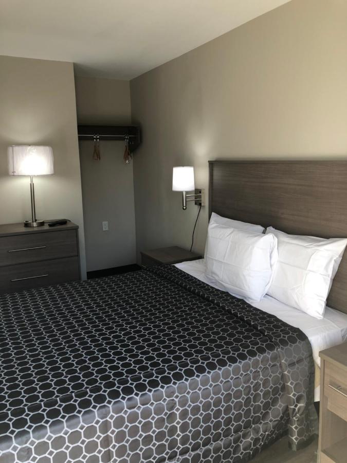 Hotel Trolley Stop Motel, ,near Phl Airport Pa 3*